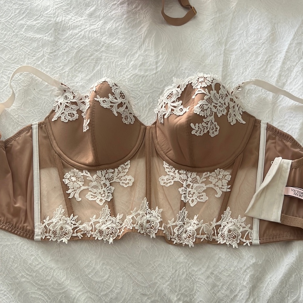Victoria’s Secret - Nude Bustier with white lace - NWT - Size 36DD
